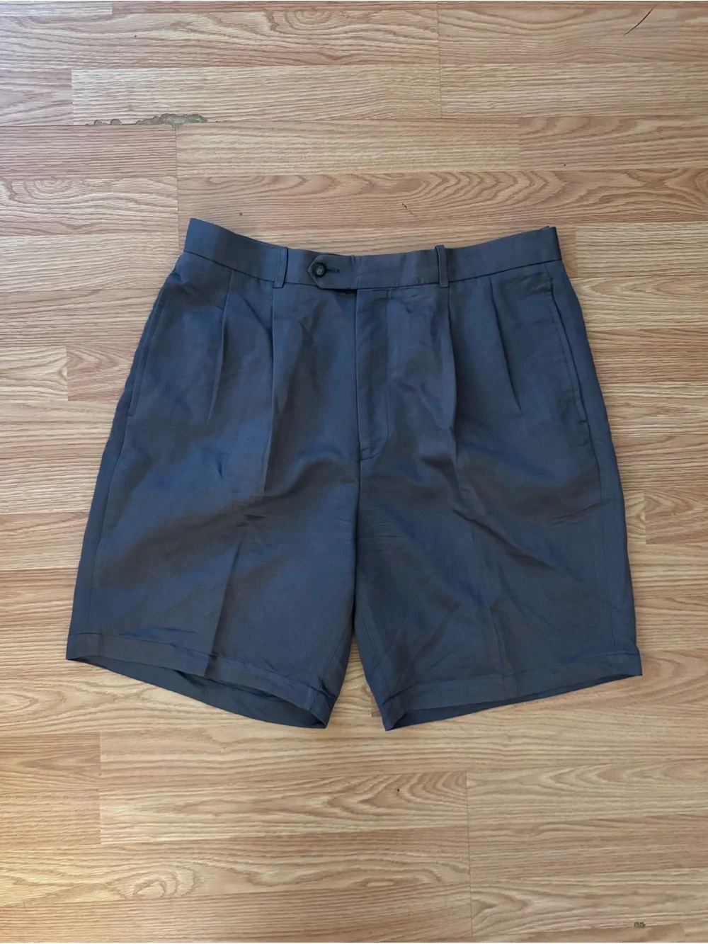 Men's Classic Pleated Shorts - Dark Grey